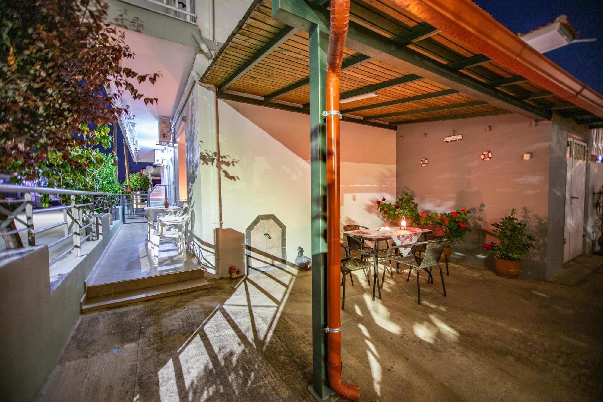 Vordos Rooms Vrasná 外观 照片