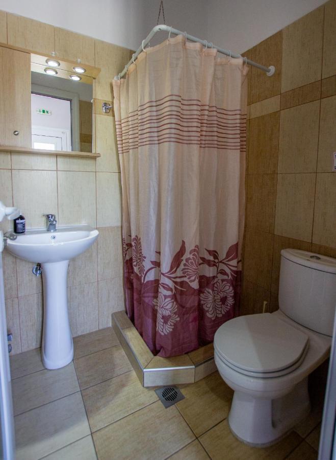 Vordos Rooms Vrasná 外观 照片