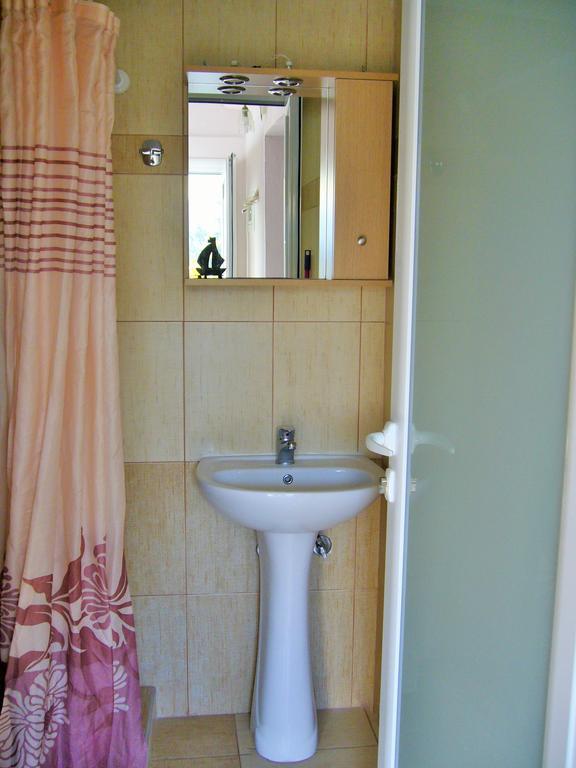 Vordos Rooms Vrasná 外观 照片